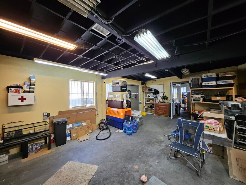 More Photos Of 6524 8th Ave, Los Angeles Warehouse For Lease