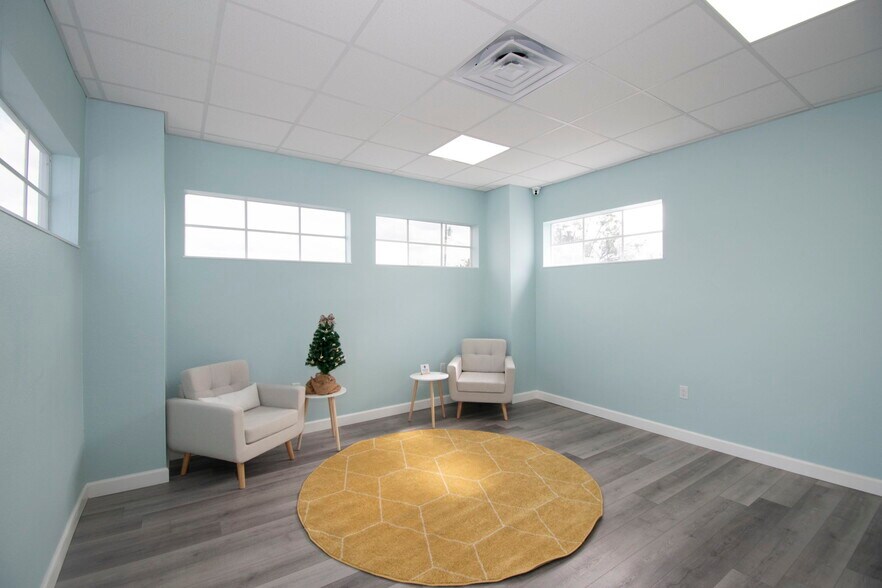 More Photos Of 4535 Tamiami Trl, Port Charlotte Office For Lease