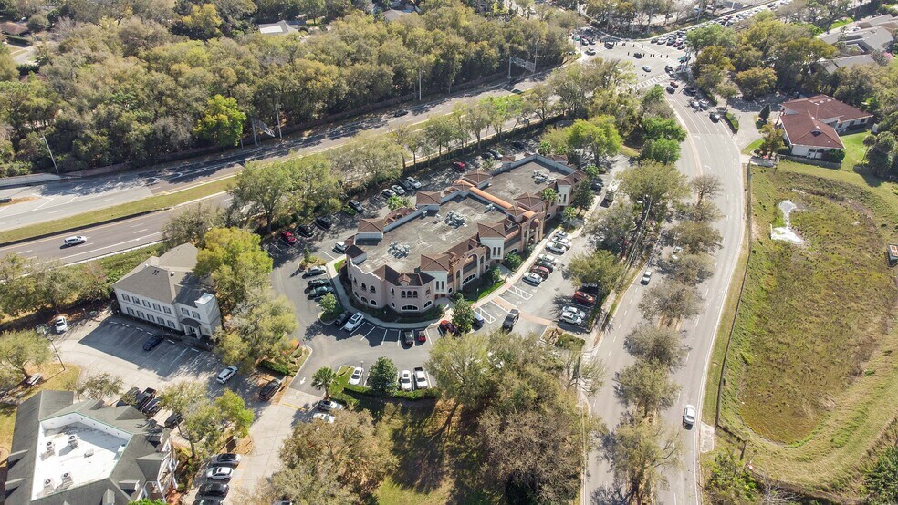 More Photos Of 260 Lookout Pl, Maitland Medical For Sale