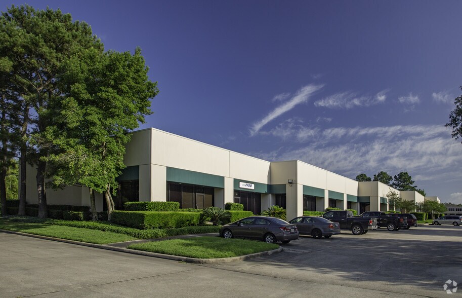 More Photos Of 125 W James Dr, Saint Rose Industrial For Sale