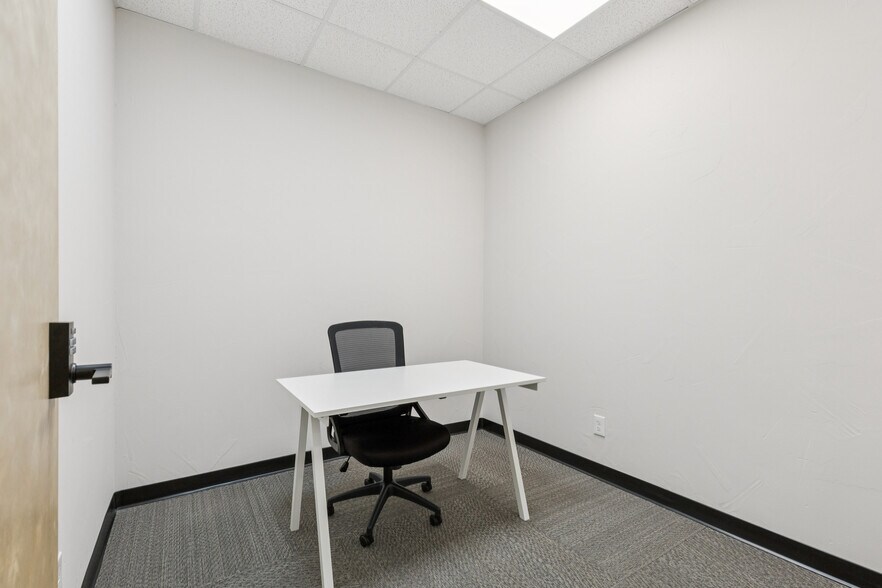 More Photos Of 4320 N Belt Line Rd, Irving Coworking Space