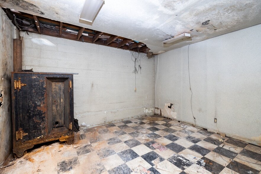 More Photos Of 5417 Adeline St, Oakland Auto Repair For Sale