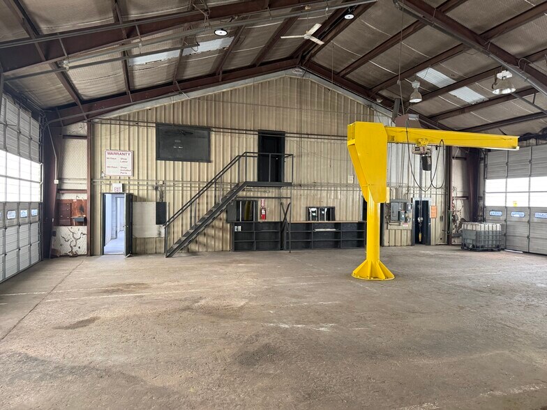 More Photos Of 914 S Southwest Loop 323, Tyler Industrial For Sale