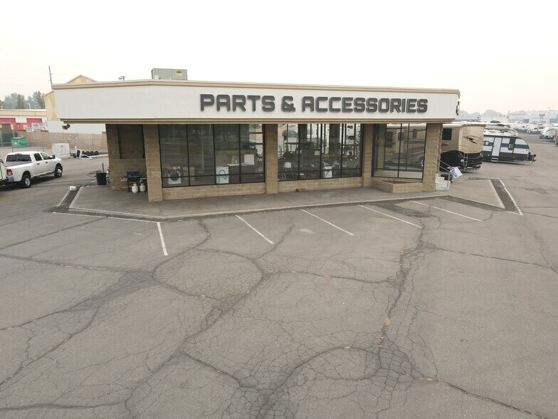 More Photos Of 3203 W Marie St, Pasco Auto Dealership For Sale