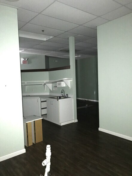 More Photos Of 1548 W Main St, Willimantic Storefront Retail Office For Lease