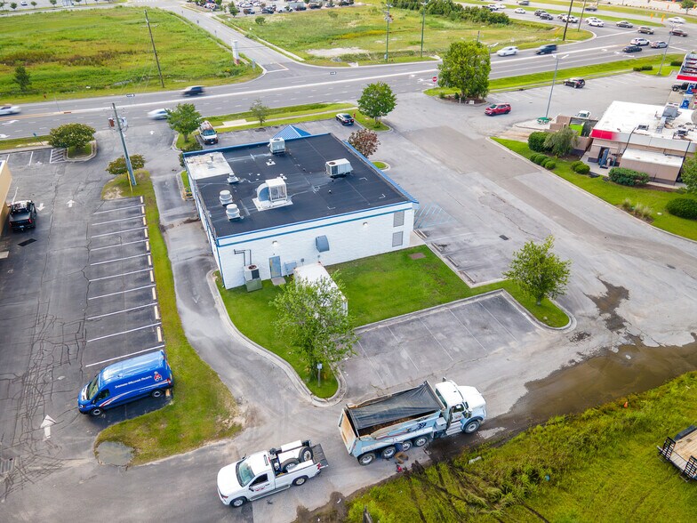 More Photos Of 4314 Henderson Dr, Jacksonville Freestanding For Sale