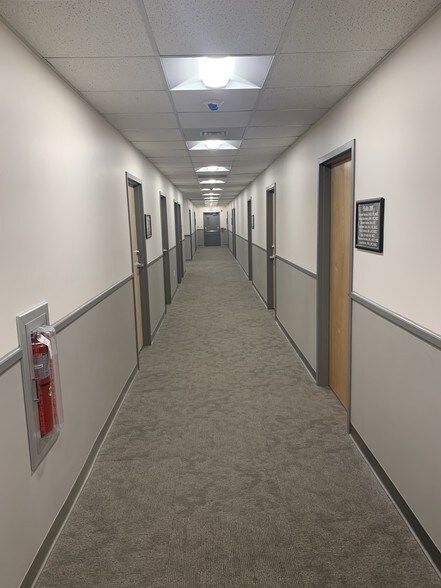 More Photos Of 2001 Waterdam Plaza Dr, McMurray Office For Lease