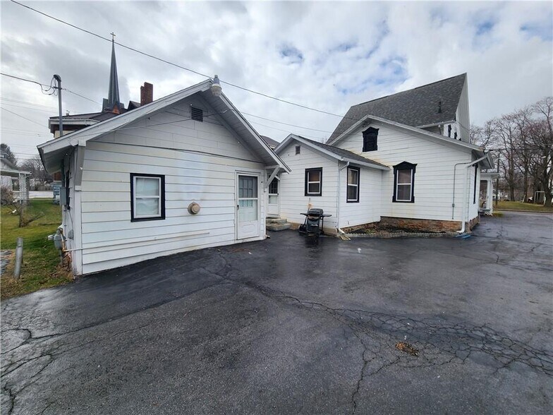 More Photos Of 43 Chapel St, Mount Morris Apartments For Sale