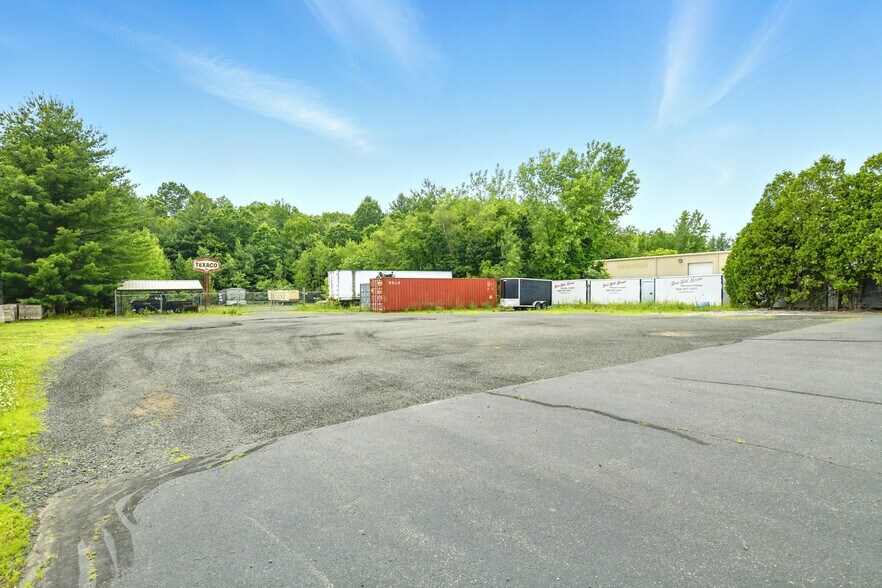More Photos Of 962 Southampton Rd, Westfield Warehouse For Sale
