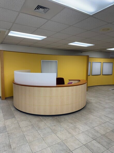 More Photos Of 3805 Highland Rd, Waterford Bank For Sale