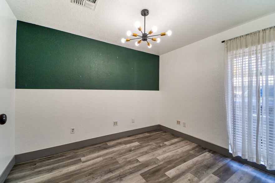 More Photos Of 1547 Starr Dr, Yuba City Office For Sale