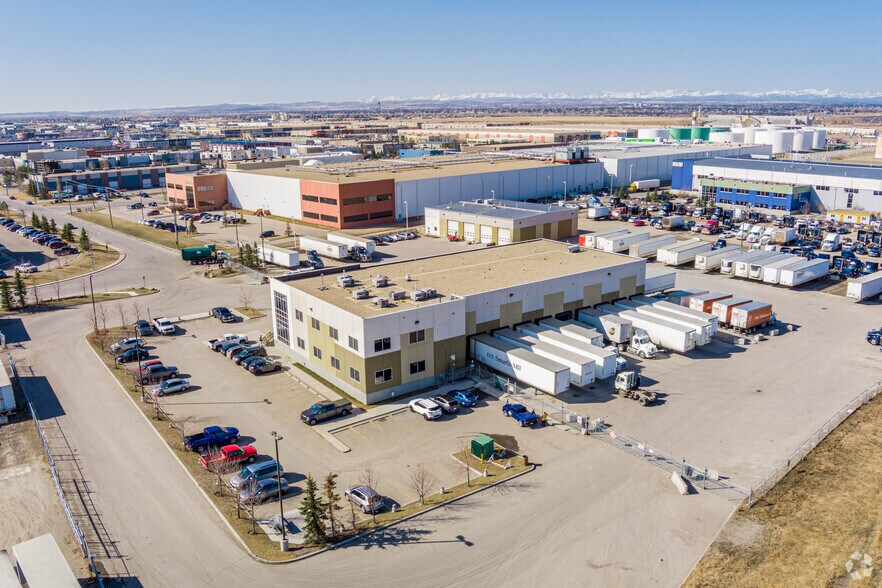 More Photos Of 4700 & 4702 102 Av SE, Calgary Distribution For Lease