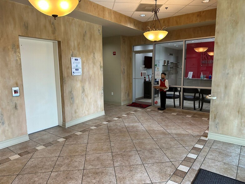 More Photos Of 2053 Gause Blvd E, Slidell Office For Lease