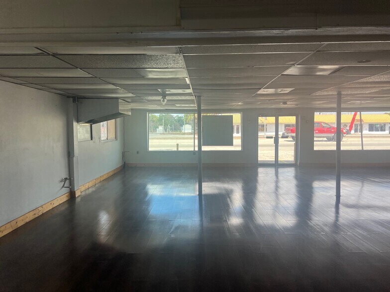 More Photos Of 428 US Highway 27, Moore Haven General Retail For Lease