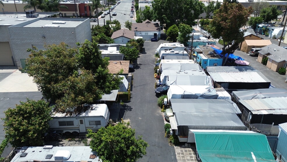 More Photos Of 7233 Somerset Blvd, Paramount Multifamily For Sale