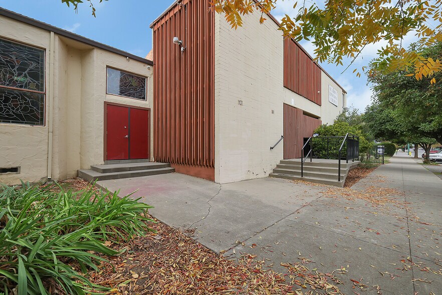 More Photos Of 800 D St, Marysville Religious Facility For Sale