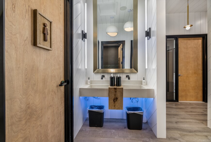 More Photos Of 725 W Elliot Rd, Gilbert Office For Sale