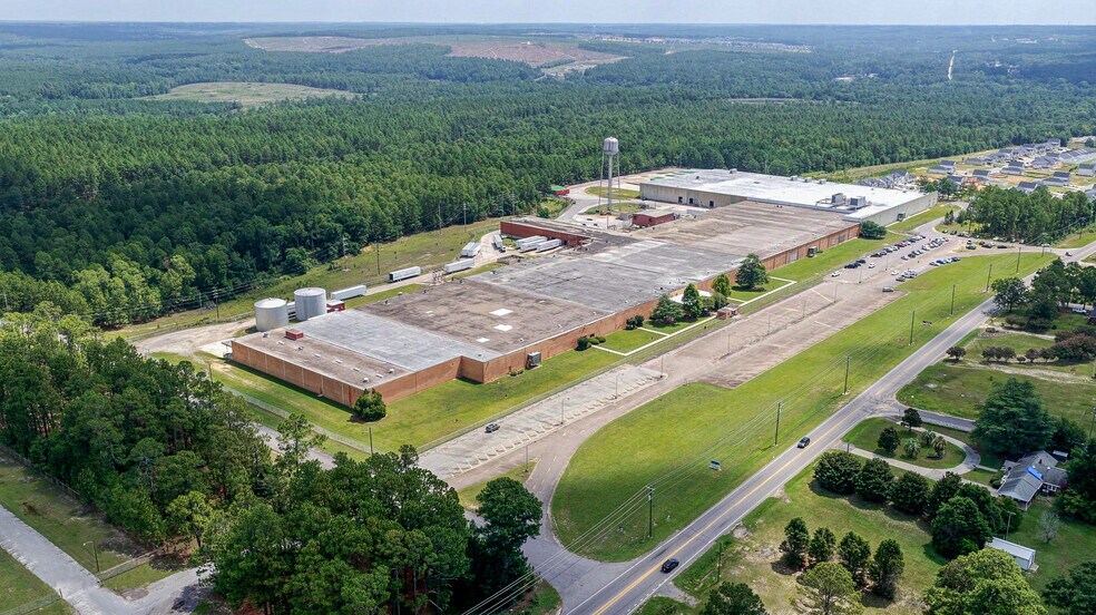 More Photos Of 358 Ascauga Lake Rd, Graniteville Distribution For Lease