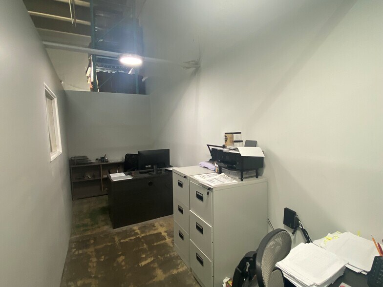 More Photos Of 4093 N 28th Way, Hollywood Warehouse For Lease