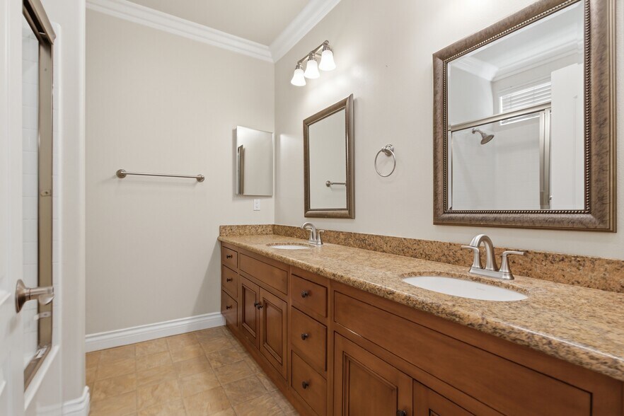 More Photos Of 1101 East Ave, Burbank Apartments For Sale