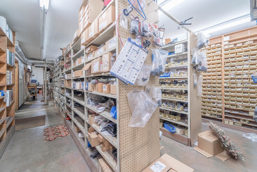 More Photos Of 198 Main St, Biloxi Light Distribution For Sale