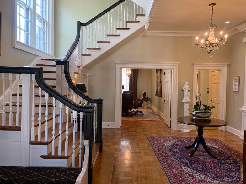 More Photos Of 205 23rd Ave N, Nashville Office For Lease