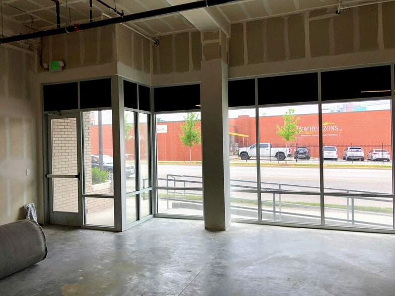 More Photos Of 2321 Troost Ave, Kansas City Hotel For Lease