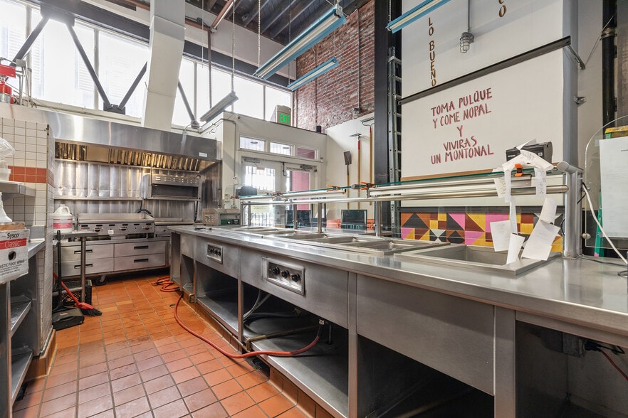 More Photos Of 525-527 Commercial St, San Francisco Restaurant For Lease