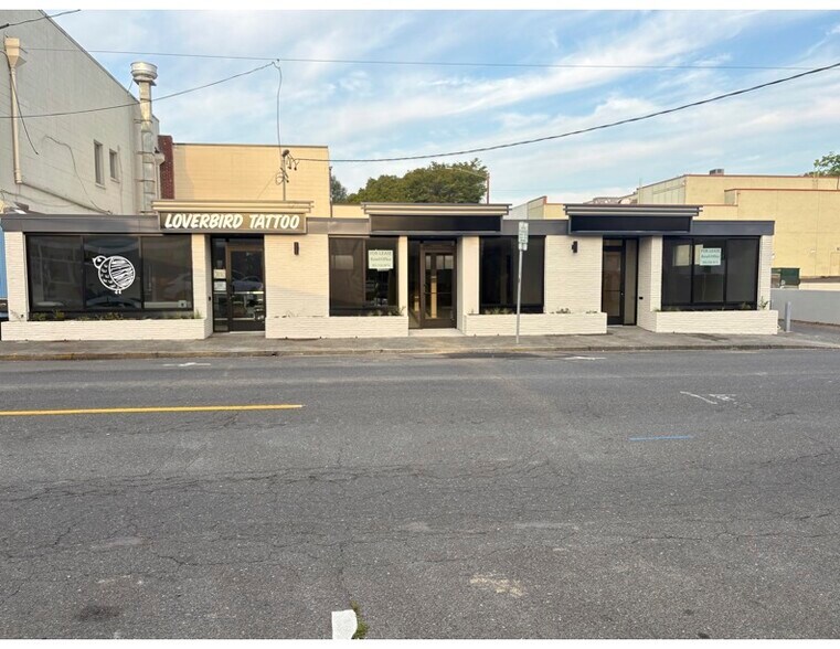 More Photos Of 10951 SE 21st Ave, Milwaukie Storefront Retail Office For Lease