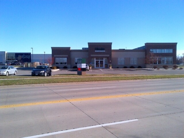 More Photos Of 2363 Holmgren Way, Green Bay Bank For Lease