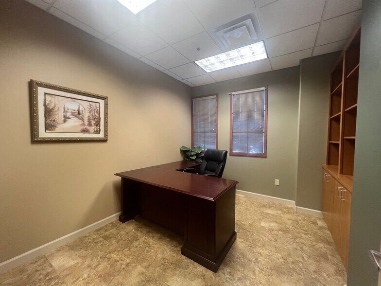 More Photos Of 18275 N 59th Ave, Glendale Office For Sale