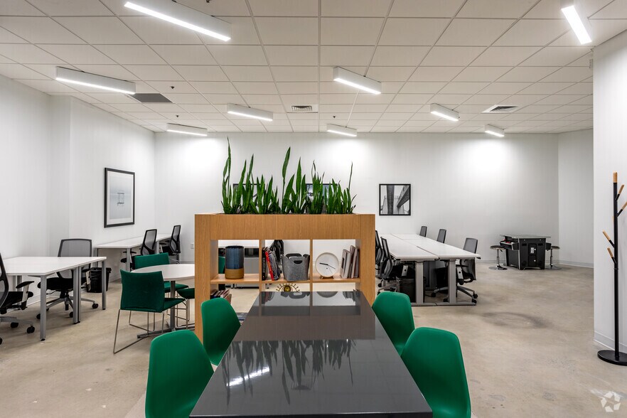 More Photos Of 101 N Tryon St, Charlotte Office For Lease