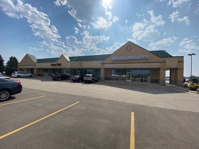 More Photos Of W3165-W3169 Van Roy Rd, Appleton General Retail For Lease