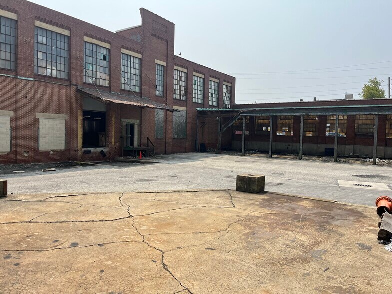 More Photos Of 651 E Wyoming Ave, Philadelphia Manufacturing For Sale