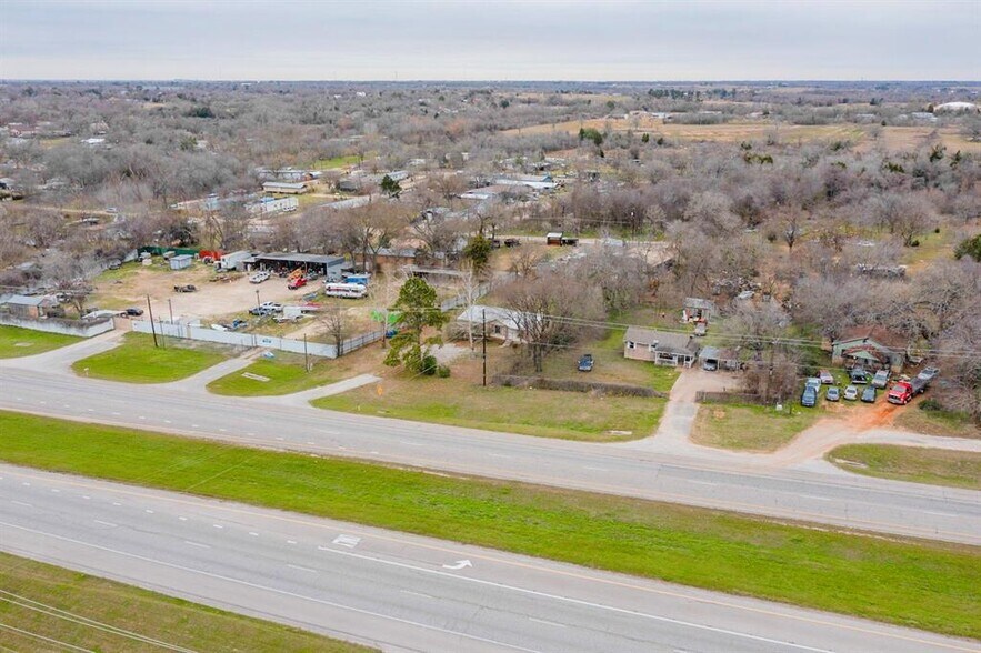 More Photos Of 262 Highway 290 E, Elgin Specialty For Sale