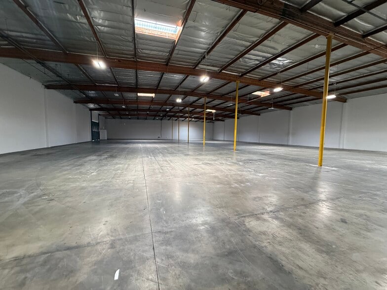 More Photos Of 1360 W Walnut Pky, Compton Manufacturing For Lease
