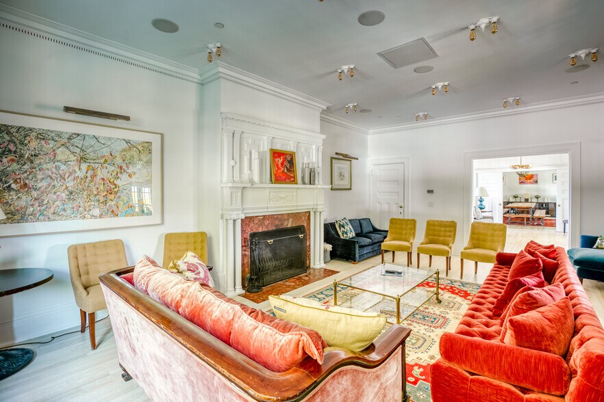 More Photos Of 2 Kemble St, Lenox Hotel For Sale