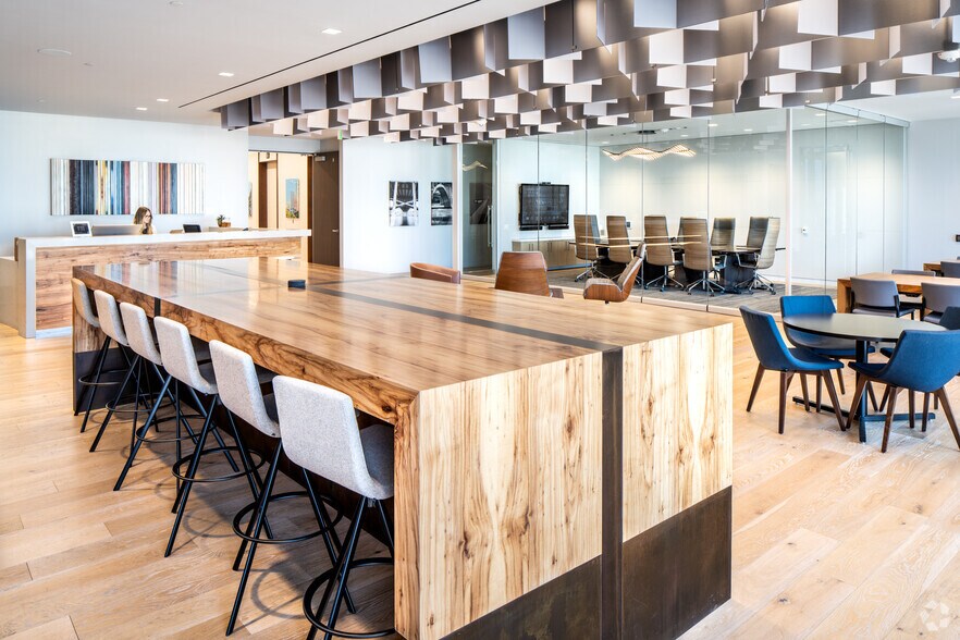 More Photos Of 500 W 2nd St, Austin Office For Lease