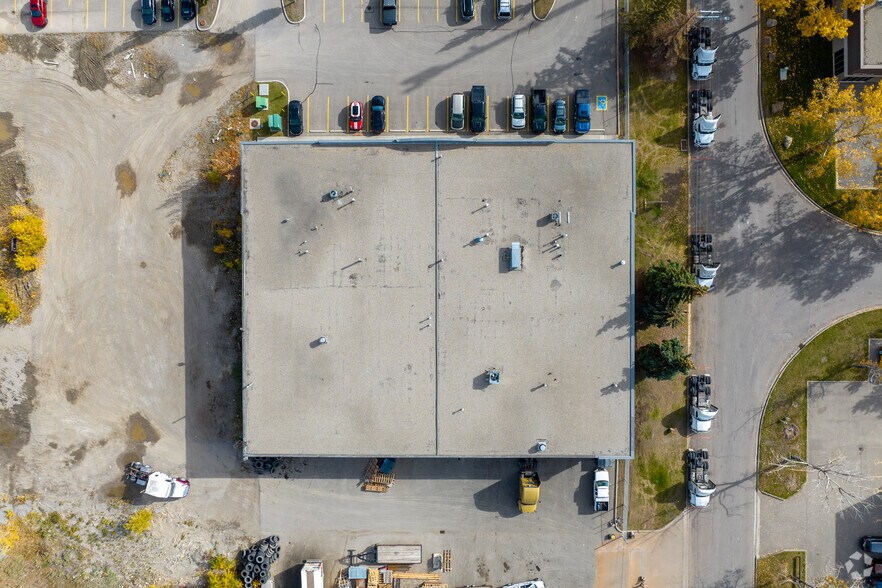 More Photos Of 4316 64 Av, Calgary Warehouse For Sale