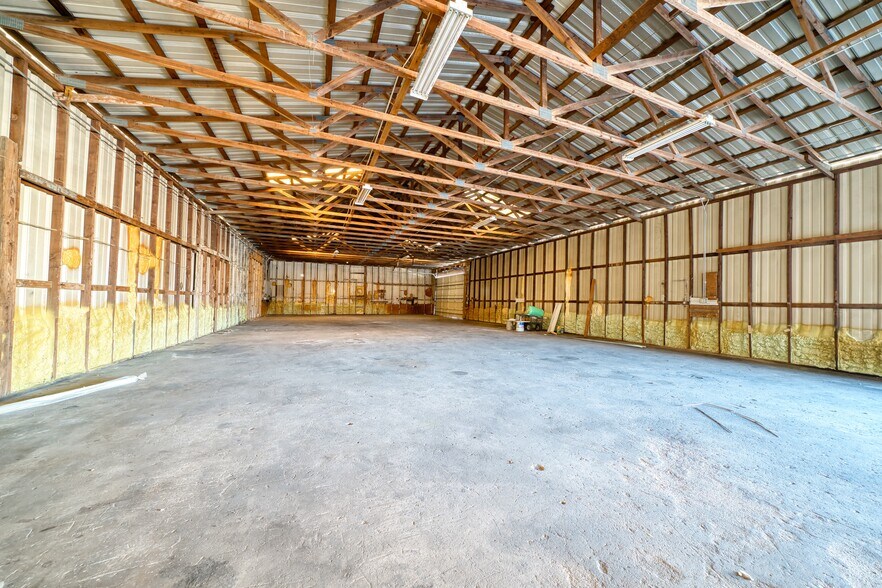 More Photos Of 9206 Thomasville Dr, Houston Warehouse For Sale