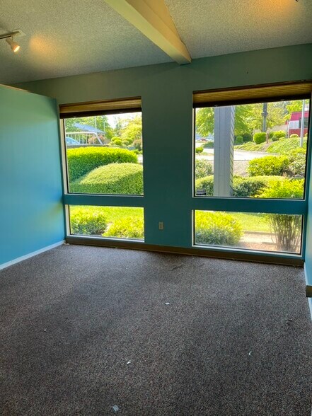 More Photos Of 4121 S Meridian, Puyallup Freestanding For Lease