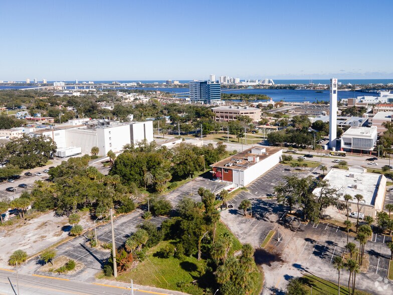 More Photos Of 228 N Ridgewood Ave, Daytona Beach Office Residential For Sale