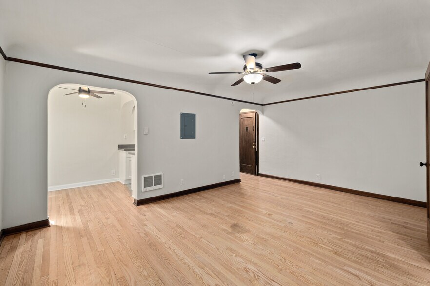 More Photos Of , Seattle Multifamily For Sale