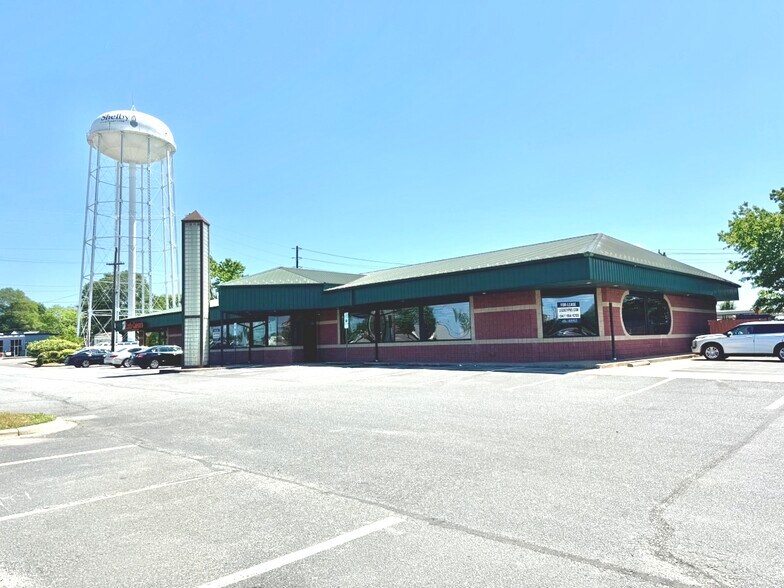 More Photos Of 821 S Lafayette St, Shelby Freestanding For Lease