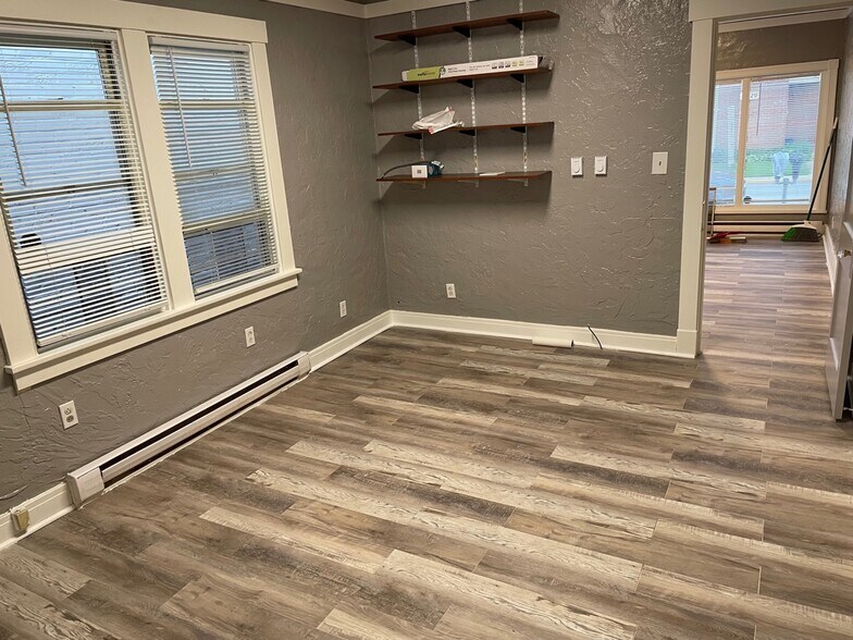 More Photos Of 3519 Washington Ave, Finleyville Storefront Retail Office For Lease