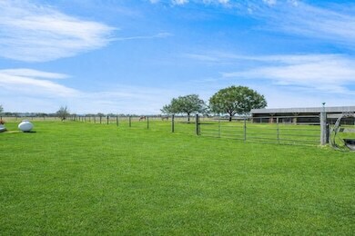 More Photos Of 10550 Brinkmeyer Rd, Needville Flex For Sale