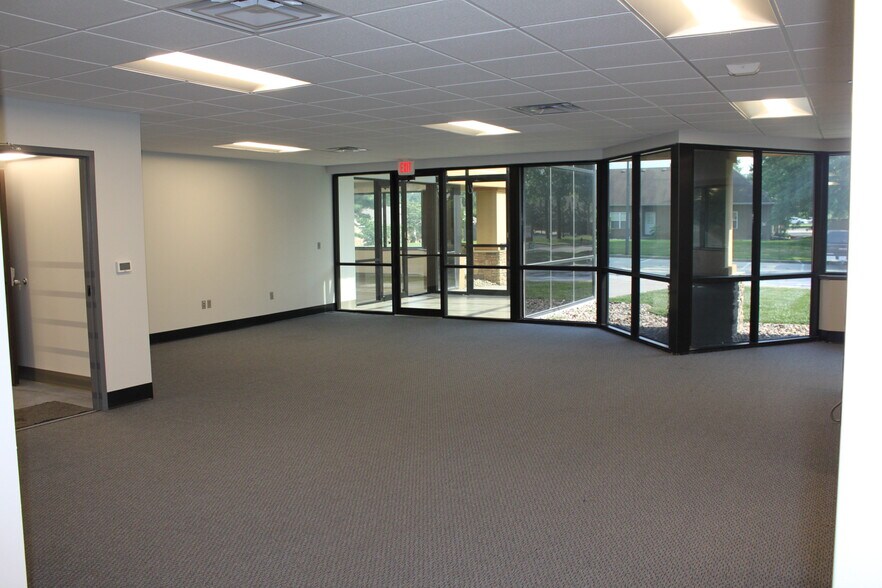 More Photos Of 1300 NW Jefferson Ct, Blue Springs Office For Sale