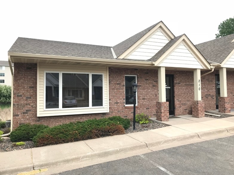 More Photos Of 6230 10th St N, Oakdale Office For Sale