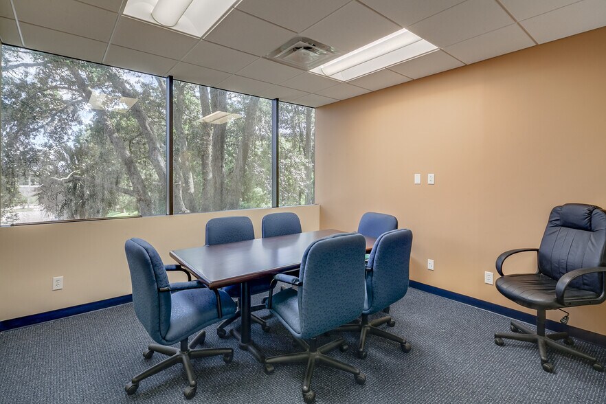 More Photos Of 9000 Regency Square Blvd, Jacksonville Office For Lease