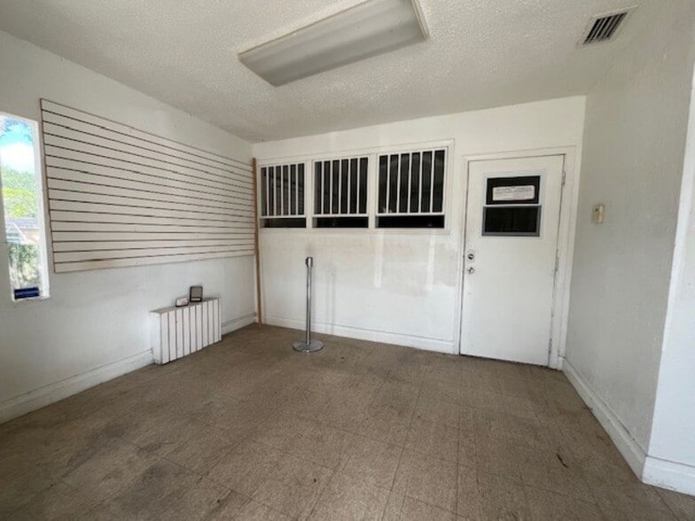 More Photos Of 1318 E Dr Martin Luther King Jr Blvd, Tampa General Retail For Sale